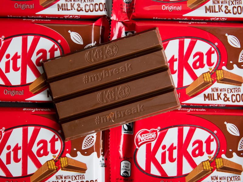 European shares fall as chip stocks and Nestlé tumble
