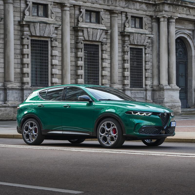 Enjoy the delicious feeling of driving a car that looks as sporty and dynamic as this, in complete silence