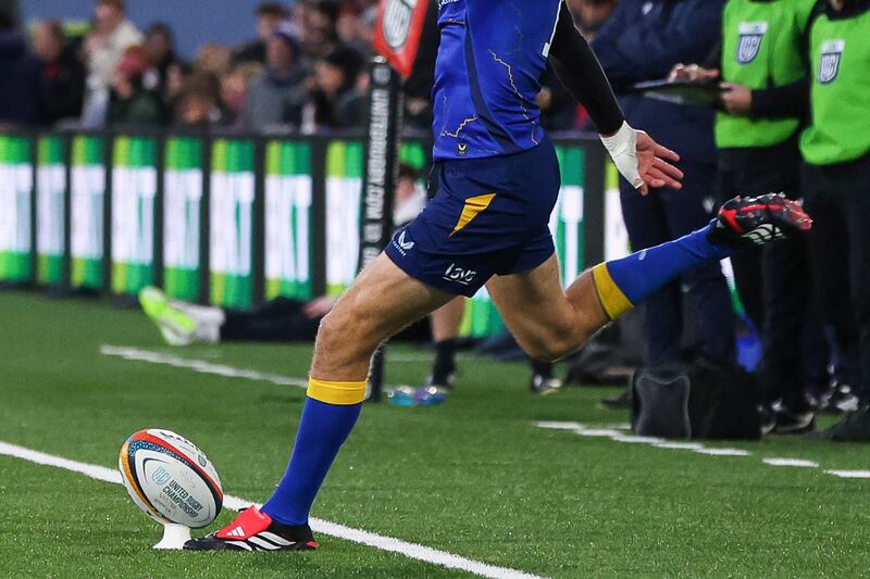 The tee debate at the heart of rugby placekicking