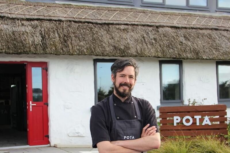 Ranganna Cócaireachta na Nollag le Diarmuid Ó Mathúna