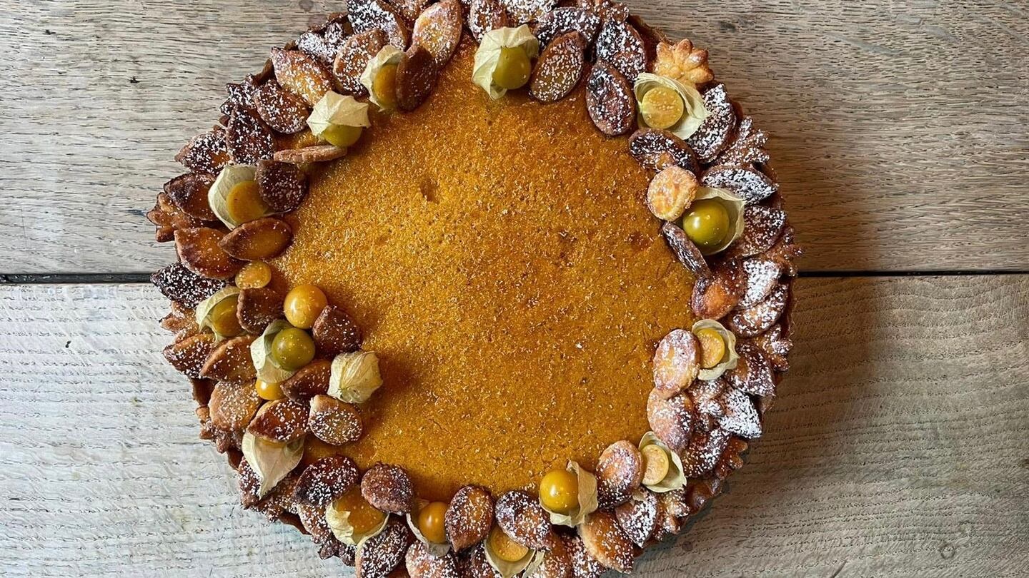 A simple pumpkin pie that is perfect for this time of year