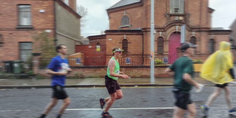 Daniel Stewart trucking on during the 2023 Dublin Marathon