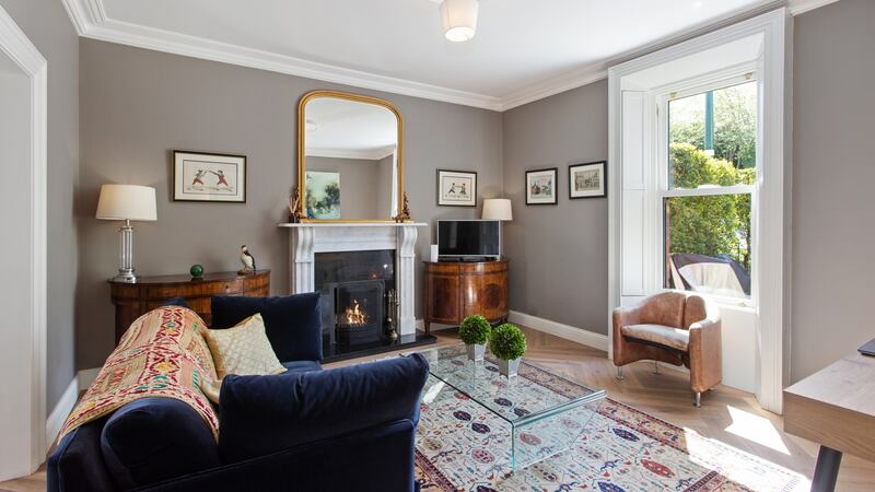 Front livingroom.