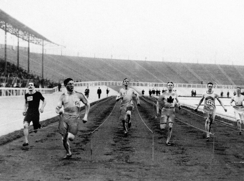 Olympics Games 1908 13th July 1908 the finsh of the 120 yard dash during the Olympic Games held in London's White City Stadium. (Photo by Mirrorpix via Getty Images)