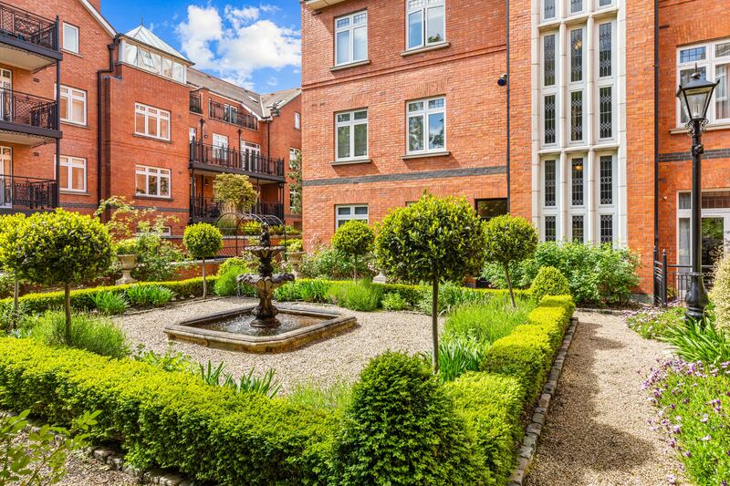 Gardens, 31-33 Merrion Road