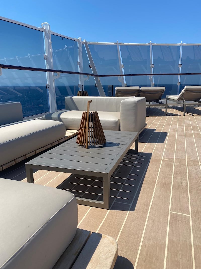 Top deck