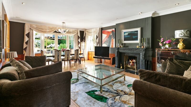 Drawing/dining room