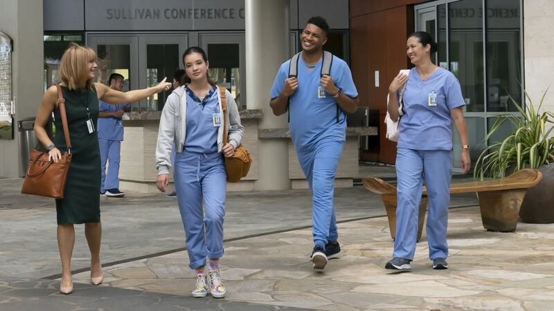 Peyton Elizabeth Lee (2nd from left) in Doogie Kamealoha, MD