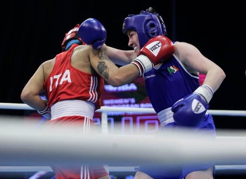 Is siombail í Christina den chothromaíocht idir cumhacht agus daonnacht, idir aisling phearsanta agus seirbhís don phobal. Grianghraf: Inpho/Aleksandar Djorovic