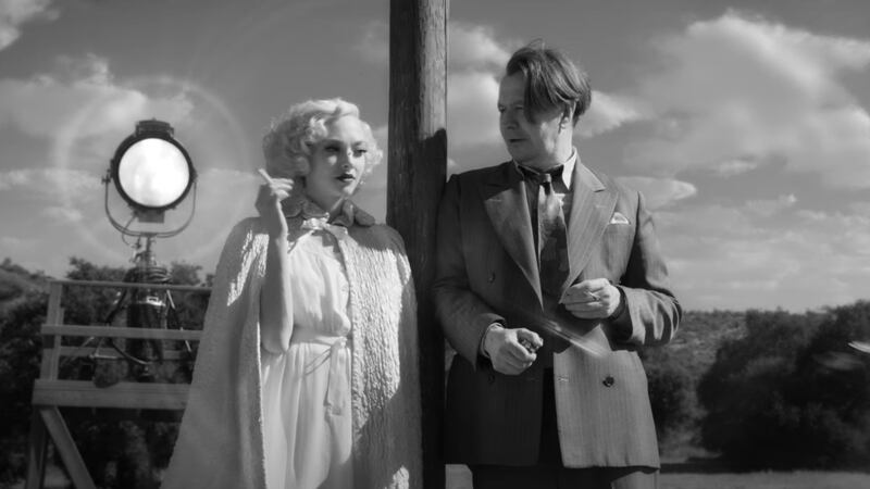 Amanda Seyfried and Gary Oldman in Mank