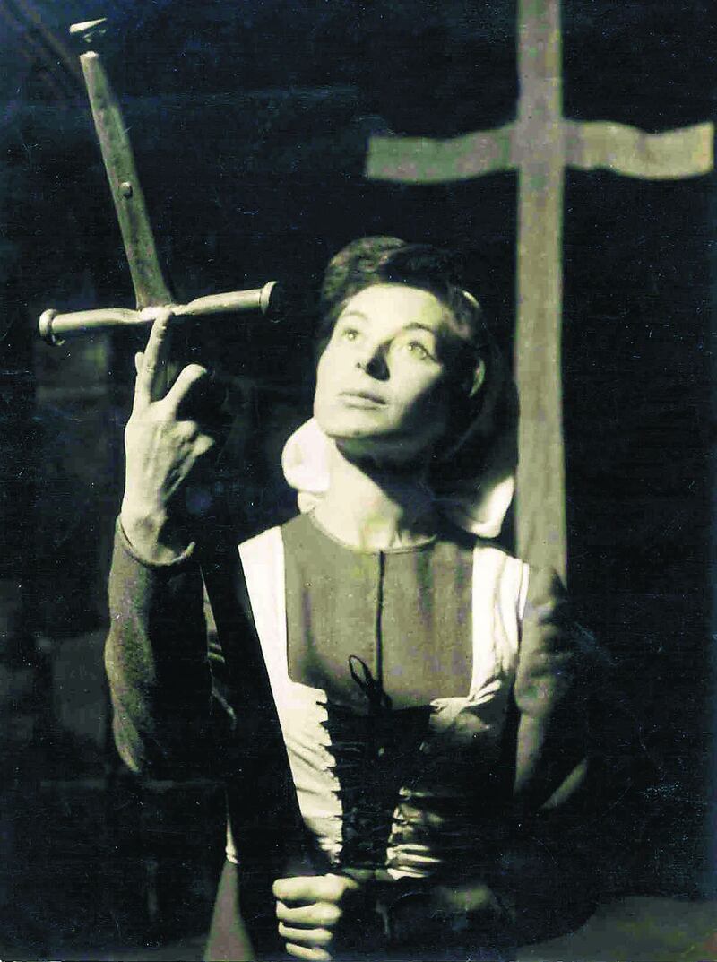 An Taibhdhearc: Siobhán McKenna in San Siobhán, an Irish-language version of Saint Joan, by George Bernard Shaw, which the actor translated; it opens in 1950