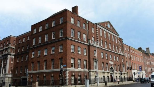 Babies at risk of infection in Holles Street, report finds
