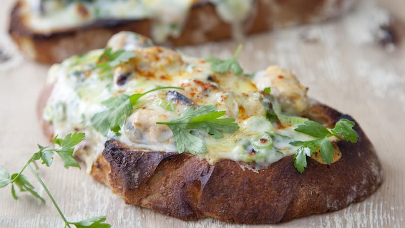 Creamy mussels toasted on sourdough