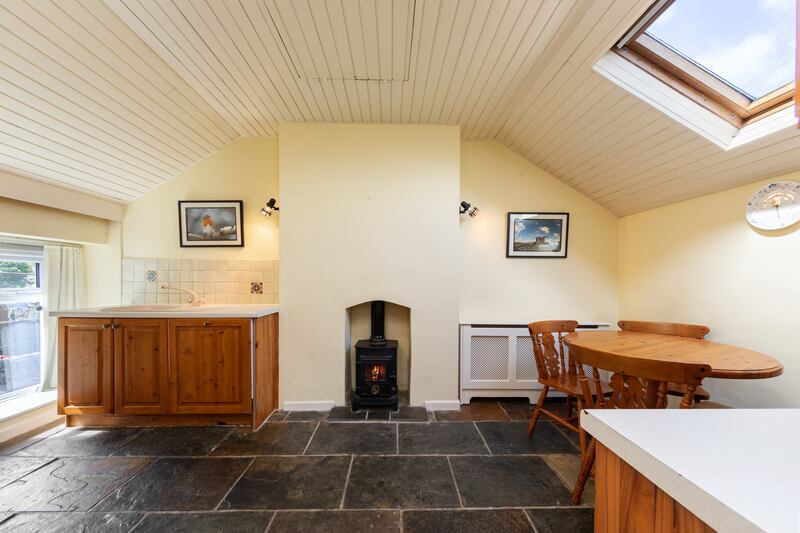 Breakfast room to the rear of the kitchen