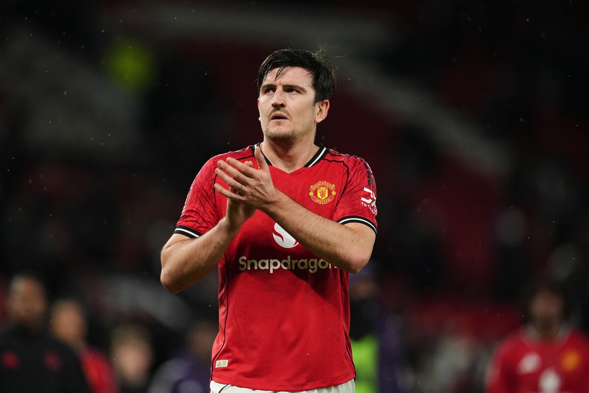 Harry Maguire takes wage cut to sign Manchester United contract extension