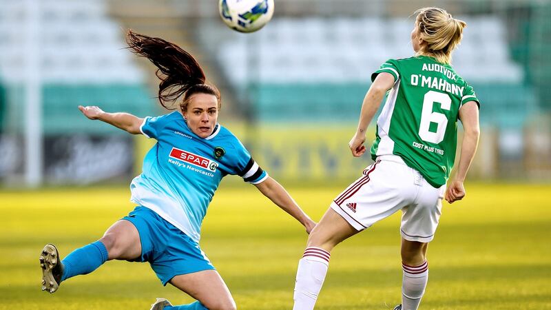 Aine O’Gorman tackles Eabha O’Mahony of Cork City. Photo: Tommy Dickson/Inpho