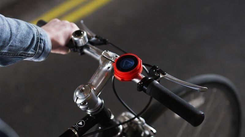 Beeline’s    follow-the-arrow interface removes the unneeded distractions of Google Maps