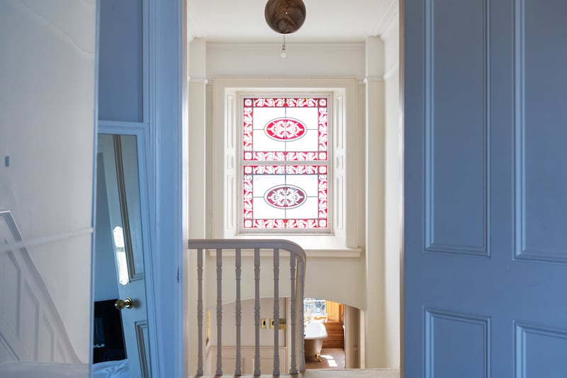 Feature landing window