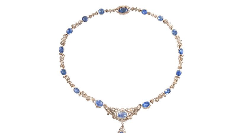 A diamond and sapphire necklace (€24,000-€26,000)