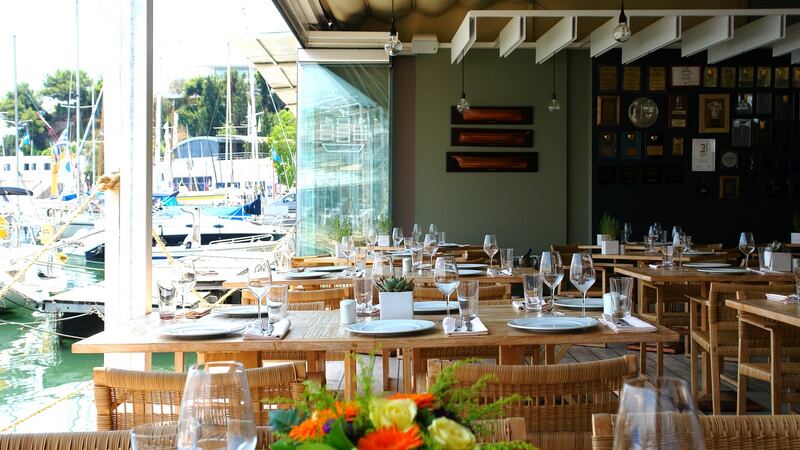 For upmarket dining, try  Varoulko Seaside, in Mikrolimano marina, Piraeus.