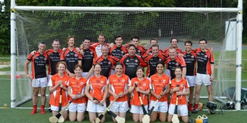 Sarah Kenny (bottom row centre) with the Holland Ladies and Amsterdam GAC teams