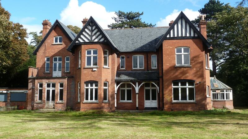Walford was  bought by Sean Dunne for €58 million in 2005.