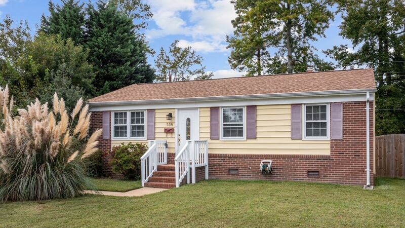 This three-bedroom Virginian house lies on 0.14 of an acre
