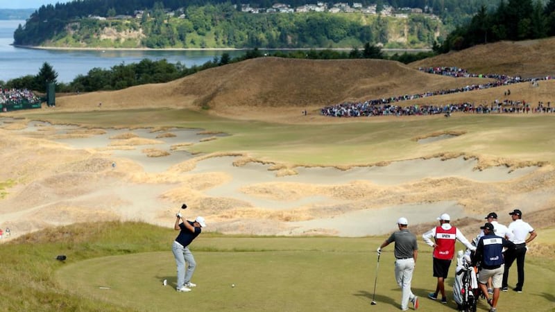 Jordan Spieth of the United States hits his tee shot on the 14th hole during the second round of the 115th U.S. Open Championship at Chambers Bay on June 19, 2015 in University Place, Washington. Photo: Andrew Redington/Getty Images