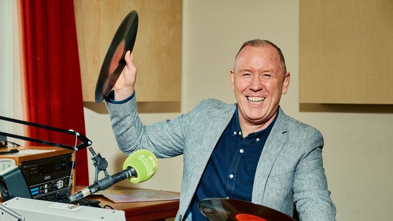 Na hamhráin Ghaeilge is fearr á gcur le chéile ag Dónall Mac Ruairí