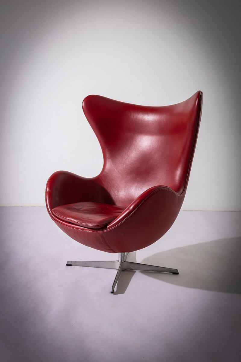 Egg chair by Arne Jacobsen (€3,000-€5,000)