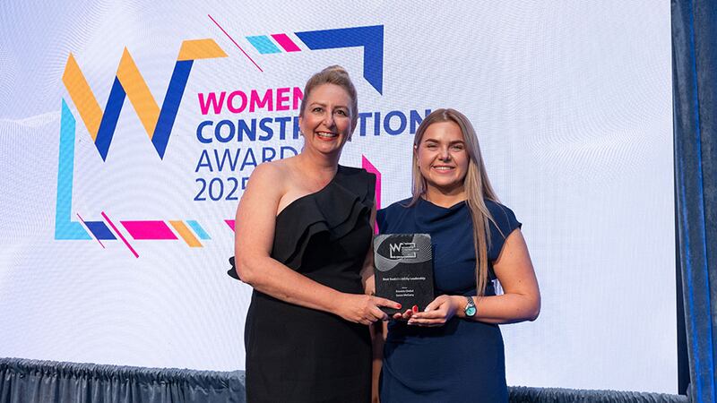 Lizette Conneely, awards judge, presents the best sustainability leadership award to Lily Rowntree, Business River on behalf of Susan McGarry, Ecocem Global