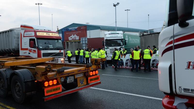 Hauliers protest outside Dublin Port this morning over what they claim are high taxes on the sector. Photograph: Dara Mac Dónaill/The Irish Times