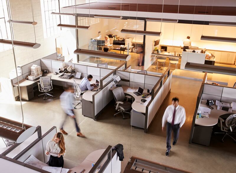 Internationally, the number of days employees are obliged to attend their offices varies significantly. 