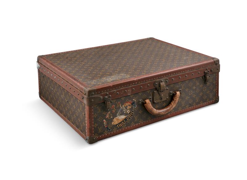 A different view of that same mid-20th century case.