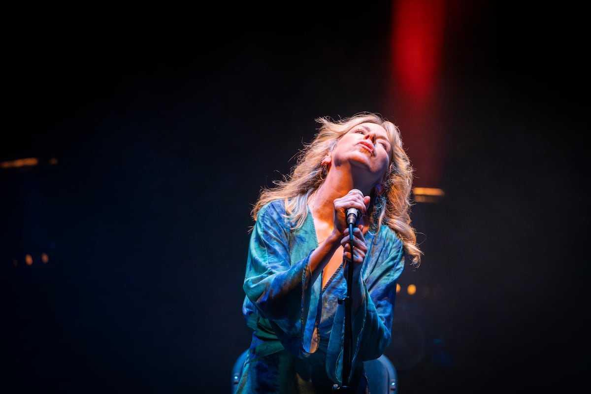 “Thug an ceol mé go háiteanna agus pobail ar fud an domhain nár shamhlaíos riamh nuair a bhíos i mo chailín óg.”