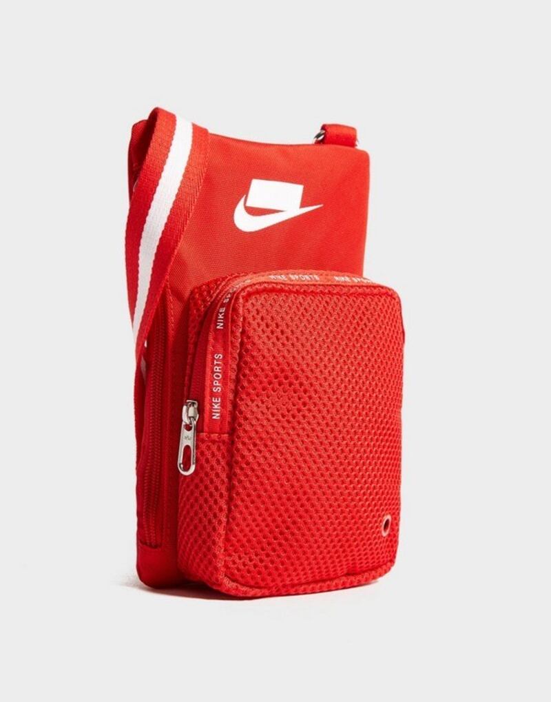 Red Nike sportsbag €37 from www.jdsports.ie