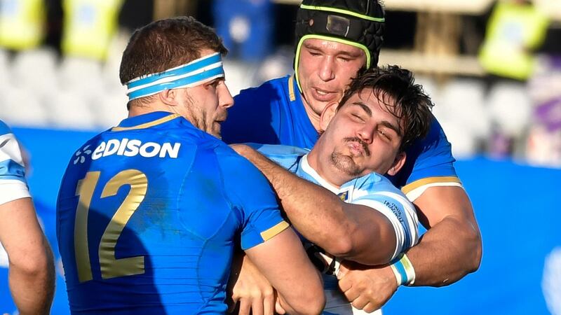 Argentina’s lock Pablo Matera fights for the ball with Italy’s Tommy Castello Francesco Minto. Photo: Getty Images