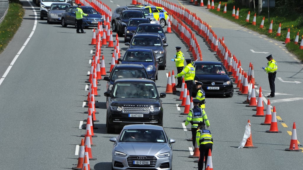 Peopele found to be breaching travel regulations can be fined €100. Photograph: Dara Mac Dónaill
