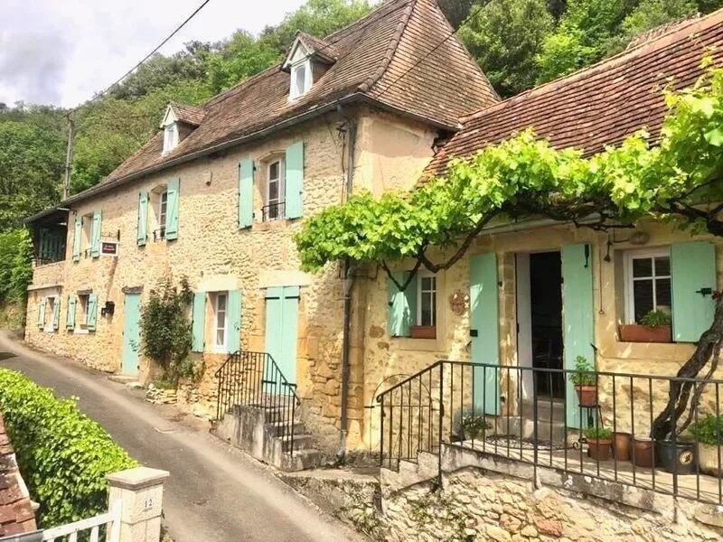 On the banks of the Dordogne river, France