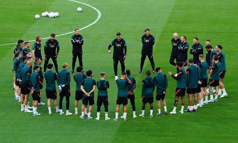 Liverpool manager Jürgen Klopp speaks to the players during a training session at the Stade de France on Friday. Photograph: Adam Davy/PA Wire