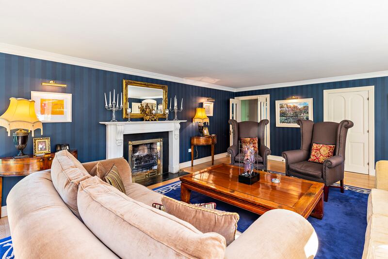 Sitting room.