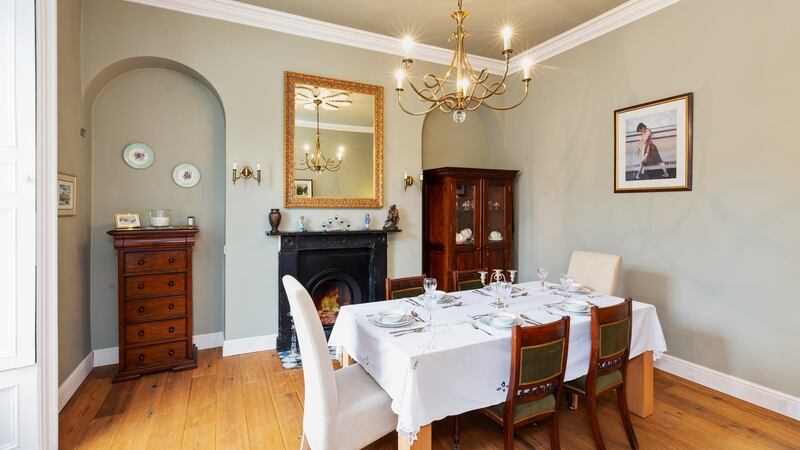 Dining room.
