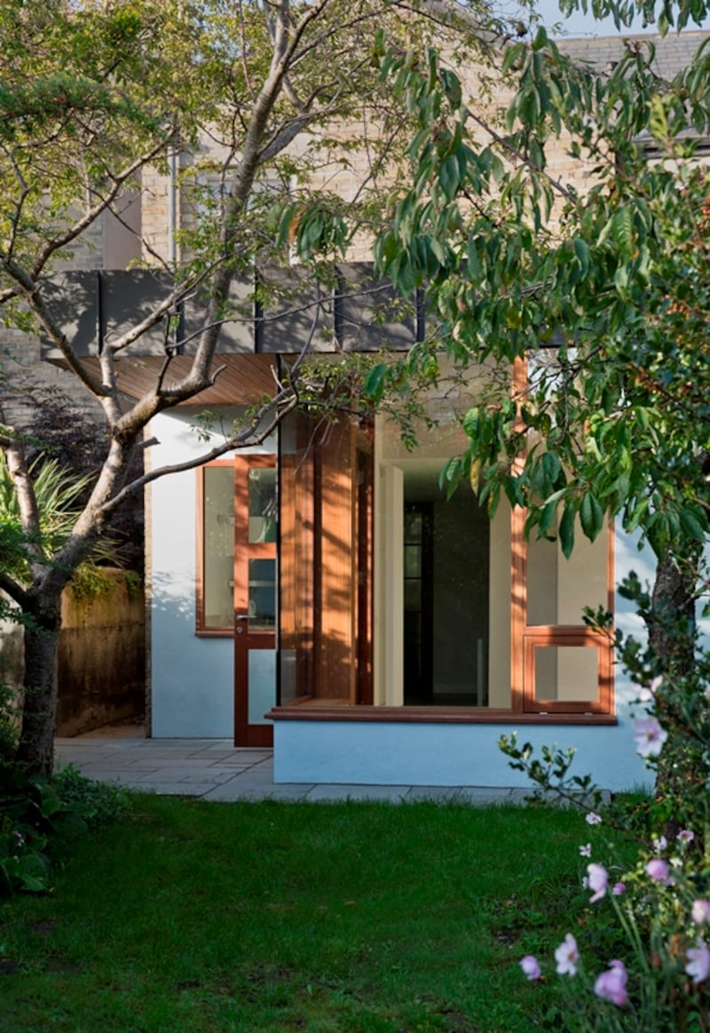 Going for the maximum achievable head height in the single storey extension<NO>can compensate for the modest floorplan, while materials and detailing on the small box are exquisite
