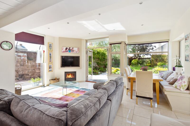Sitting room.