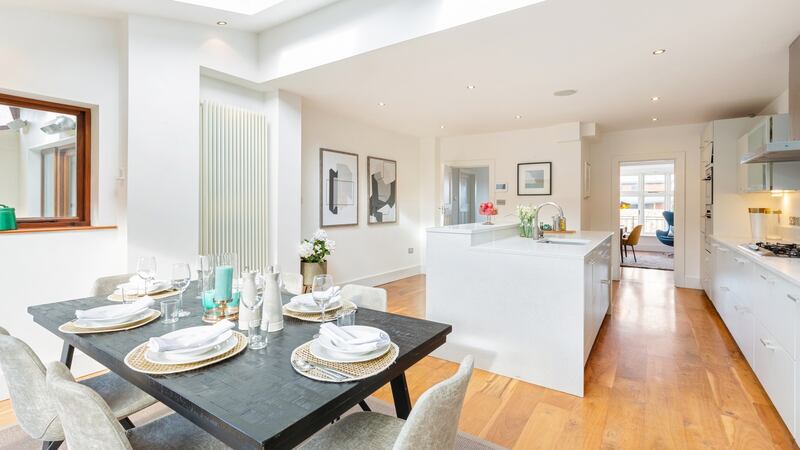 Eat-in kitchen