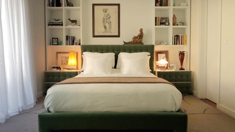 Portuguese designer Luisa Peixoto’s built-in bedside lockers have deep buttoned, velvet-upholstered drawers to match them to the bed base. Each side has a different lamp and the niches above allow each partner to customise his or her side of the bed to his or her needs and likes.