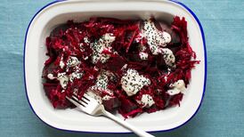 Oven-baked beets with garlic, yoghurt and onion seeds