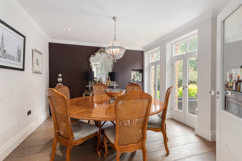 Formal diningroom