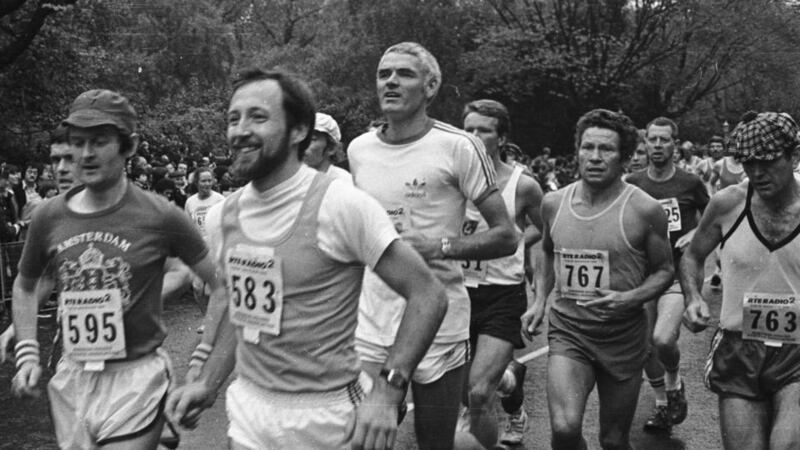 Noel Carroll (centre, white T-shirt) takes part in the inaugural Dublin City Marathon in 1980, which he helped start  up.   Photograph: Jack McManus/The Irish Times
