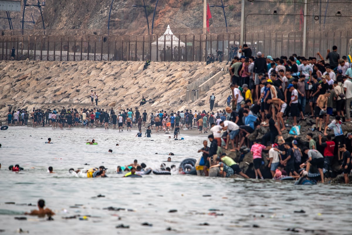 Spanish PM calls for urgent EU meeting after ‘selfish’ responses to Ceuta crisis